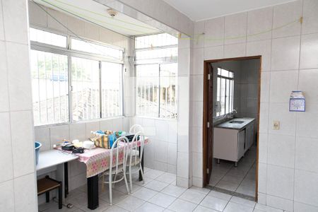 Casa à venda com 242m², 4 quartos e 2 vagas Casa à venda com 242m², 4 quartos e 2 vagasÁrea de Serviço