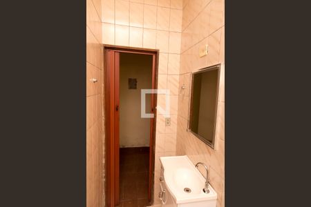 Casa à venda com 242m², 4 quartos e 2 vagas Casa à venda com 242m², 4 quartos e 2 vagasBanheiro Casa 2