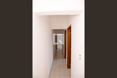 Casa à venda com 242m², 4 quartos e 2 vagas Casa à venda com 242m², 4 quartos e 2 vagasCorredor