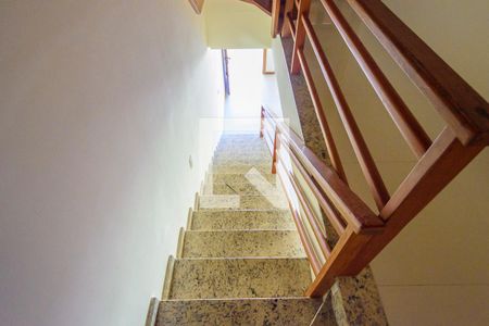 Escada de casa à venda com 2 quartos, 143m² em Guarujá, Porto Alegre