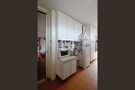 Casa à venda com 330m², 3 quartos e 3 vagas Casa à venda com 330m², 3 quartos e 3 vagasCozinha