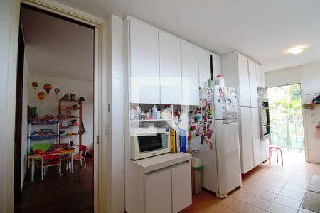 Casa à venda com 330m², 3 quartos e 3 vagas Casa à venda com 330m², 3 quartos e 3 vagasCozinha