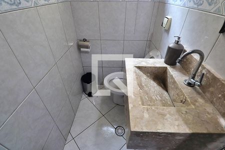 Casa à venda com 225m², 4 quartos e 4 vagasBanheiro