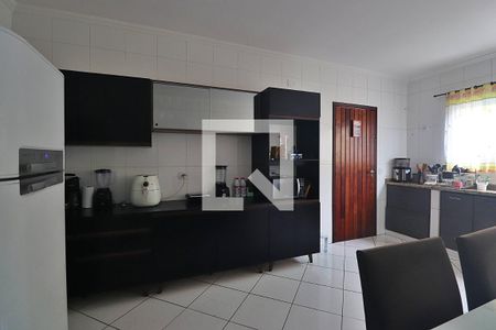 Casa à venda com 225m², 4 quartos e 4 vagasCozinha