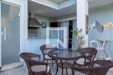 Casa de condomínio à venda com 350m², 3 quartos e 1 vaga Casa de condomínio à venda com 350m², 3 quartos e 1 vagaVaranda - Churrasqueira