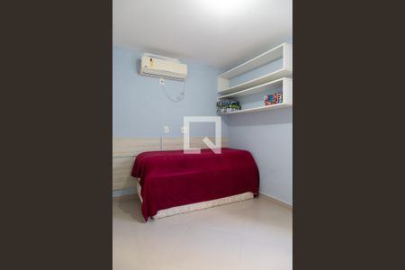 Casa de condomínio à venda com 350m², 3 quartos e 1 vaga Casa de condomínio à venda com 350m², 3 quartos e 1 vagaSuíte 2