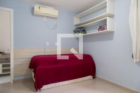 Casa de condomínio à venda com 350m², 3 quartos e 1 vaga Casa de condomínio à venda com 350m², 3 quartos e 1 vagaSuíte 2