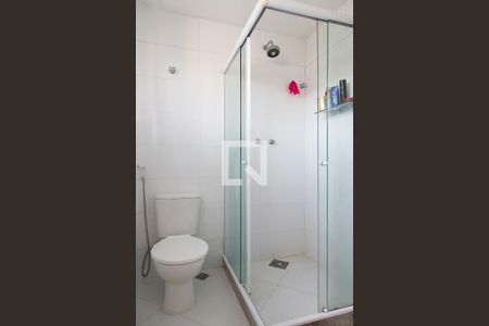 Casa de condomínio à venda com 350m², 3 quartos e 1 vaga Casa de condomínio à venda com 350m², 3 quartos e 1 vagaBanheiro da suíte 3