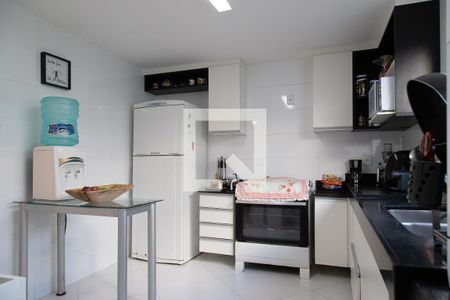 Casa de condomínio à venda com 350m², 3 quartos e 1 vaga Casa de condomínio à venda com 350m², 3 quartos e 1 vagaCozinha