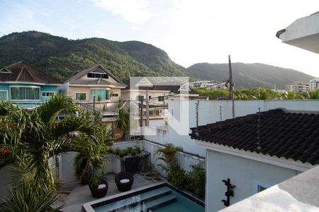 Casa de condomínio à venda com 350m², 3 quartos e 1 vaga Casa de condomínio à venda com 350m², 3 quartos e 1 vagaVista da suíte 3