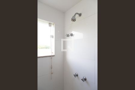 Casa de condomínio à venda com 350m², 3 quartos e 1 vaga Casa de condomínio à venda com 350m², 3 quartos e 1 vagaBanheiro da suíte 1