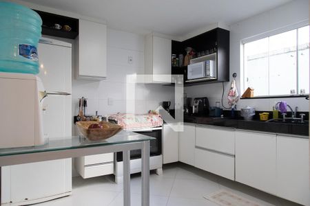 Casa de condomínio à venda com 350m², 3 quartos e 1 vaga Casa de condomínio à venda com 350m², 3 quartos e 1 vagaCozinha