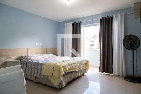 Casa de condomínio à venda com 350m², 3 quartos e 1 vaga Casa de condomínio à venda com 350m², 3 quartos e 1 vagaSuíte 3