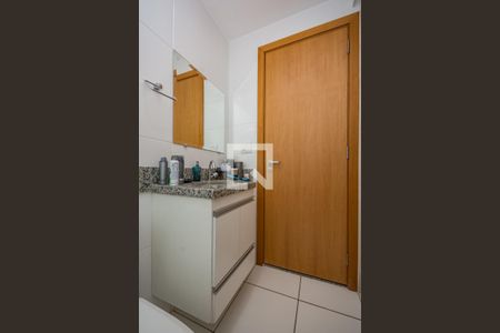 Apartamento à venda com 64m², 2 quartos e 2 vagas Apartamento à venda com 64m², 2 quartos e 2 vagasBanheiro da Suíte