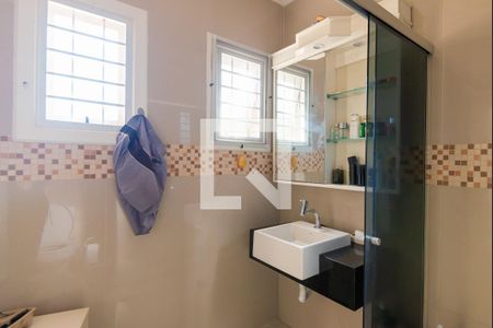 Casa à venda com 170m², 3 quartos e 7 vagasSuíte - Banheiro