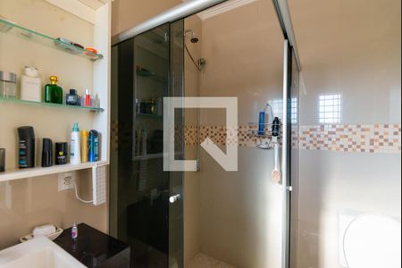 Casa à venda com 170m², 3 quartos e 7 vagasSuíte - Banheiro