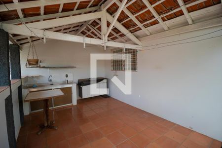 Casa à venda com 137m², 2 quartos e 2 vagas Casa à venda com 137m², 2 quartos e 2 vagasVaranda