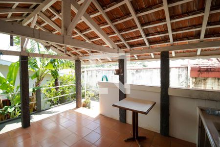 Casa à venda com 137m², 2 quartos e 2 vagas Casa à venda com 137m², 2 quartos e 2 vagasVaranda