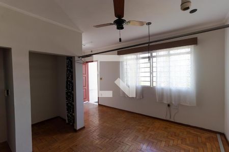 Casa à venda com 137m², 2 quartos e 2 vagas Casa à venda com 137m², 2 quartos e 2 vagasSuíte (Edícula)