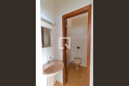 Casa à venda com 137m², 2 quartos e 2 vagas Casa à venda com 137m², 2 quartos e 2 vagasBanheiro da Suíte (Edícula)