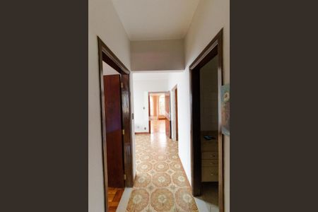 Casa à venda com 137m², 2 quartos e 2 vagas Casa à venda com 137m², 2 quartos e 2 vagasCorredor