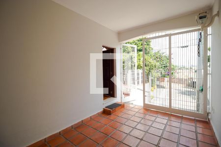 Casa à venda com 137m², 2 quartos e 2 vagas Casa à venda com 137m², 2 quartos e 2 vagasGaragem