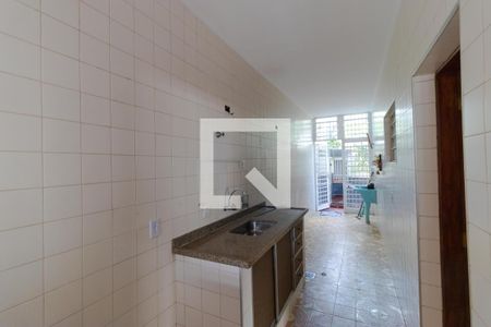 Casa à venda com 137m², 2 quartos e 2 vagas Casa à venda com 137m², 2 quartos e 2 vagasCozinha
