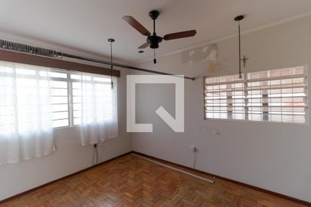 Casa à venda com 137m², 2 quartos e 2 vagas Casa à venda com 137m², 2 quartos e 2 vagasSuíte (Edícula)