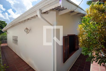 Casa à venda com 137m², 2 quartos e 2 vagas Casa à venda com 137m², 2 quartos e 2 vagasQuintal
