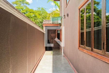 Casa de condomínio à venda com 396m², 4 quartos e 4 vagas Casa de condomínio à venda com 396m², 4 quartos e 4 vagasÁrea Externa