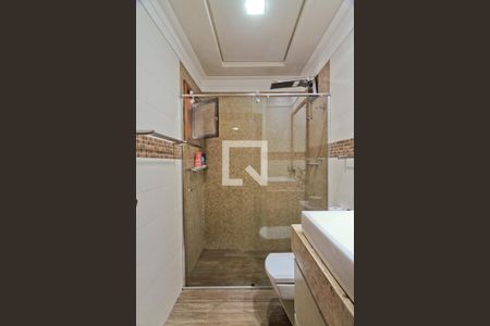 Casa de condomínio à venda com 396m², 4 quartos e 4 vagas Casa de condomínio à venda com 396m², 4 quartos e 4 vagasBanheiro da Suíte 1