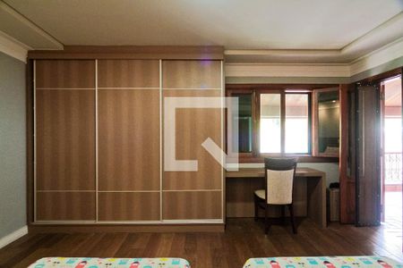 Casa de condomínio à venda com 396m², 4 quartos e 4 vagas Casa de condomínio à venda com 396m², 4 quartos e 4 vagasSuíte 1