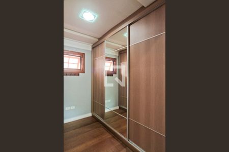 Casa de condomínio à venda com 396m², 4 quartos e 4 vagas Casa de condomínio à venda com 396m², 4 quartos e 4 vagasSuíte 3