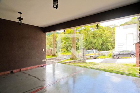 Casa de condomínio à venda com 396m², 4 quartos e 4 vagas Casa de condomínio à venda com 396m², 4 quartos e 4 vagasGaragem