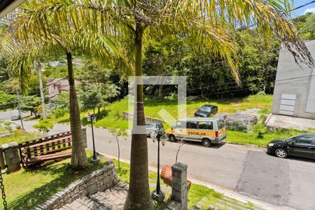 Casa de condomínio à venda com 396m², 4 quartos e 4 vagas Casa de condomínio à venda com 396m², 4 quartos e 4 vagasVista