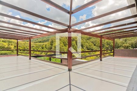 Casa de condomínio à venda com 396m², 4 quartos e 4 vagas Casa de condomínio à venda com 396m², 4 quartos e 4 vagasvaranda