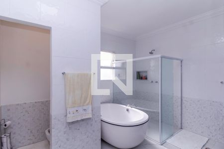 Casa à venda com 700m², 5 quartos e 6 vagas Casa à venda com 700m², 5 quartos e 6 vagasBanheiro da Suíte 1