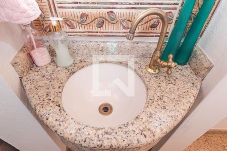 Casa à venda com 700m², 5 quartos e 6 vagas Casa à venda com 700m², 5 quartos e 6 vagasBanheiro 5