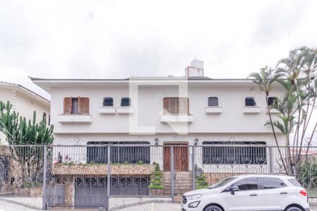 Casa à venda com 700m², 5 quartos e 6 vagas Casa à venda com 700m², 5 quartos e 6 vagasFachada
