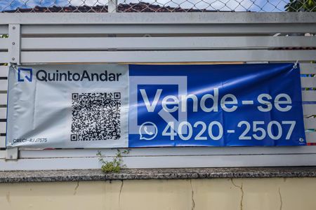 Casa à venda com 289m², 3 quartos e 3 vagas Casa à venda com 289m², 3 quartos e 3 vagasplaquinha
