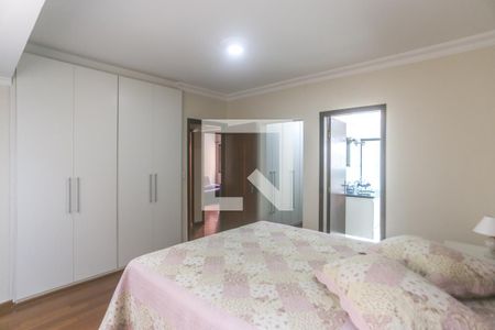 Apartamento à venda com 120m², 3 quartos e 3 vagas Apartamento à venda com 120m², 3 quartos e 3 vagasSuíte