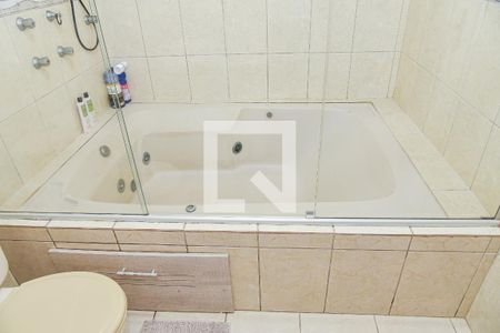 Casa à venda com 130m², 3 quartos e 3 vagasBanheiro da Suíte Americana