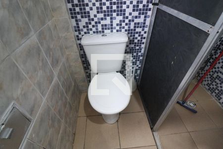 Casa à venda com 100m², 3 quartos e 2 vagasBanheiro 