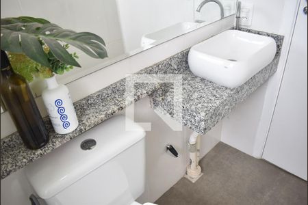 Apartamento para alugar com 44m², 2 quartos e 1 vagaDetalhe do banheiro