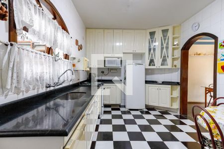 Casa à venda com 300m², 3 quartos e 2 vagas Casa à venda com 300m², 3 quartos e 2 vagasCozinha