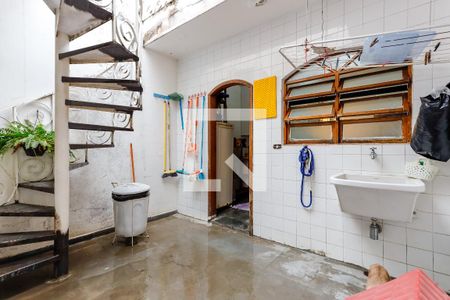 Casa à venda com 300m², 3 quartos e 2 vagas Casa à venda com 300m², 3 quartos e 2 vagasÁrea de Serviço