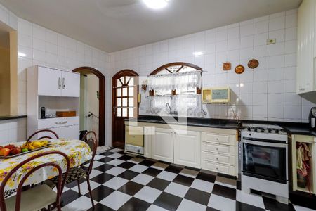 Casa à venda com 300m², 3 quartos e 2 vagas Casa à venda com 300m², 3 quartos e 2 vagasCozinha