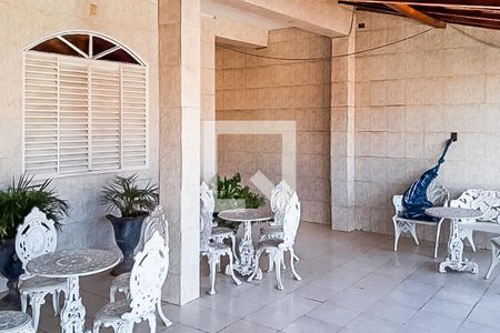 Casa para alugar com 605m², 6 quartos e 4 vagas Casa para alugar com 605m², 6 quartos e 4 vagasVaranda 1