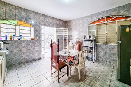 Casa para alugar com 605m², 6 quartos e 4 vagas Casa para alugar com 605m², 6 quartos e 4 vagasCozinha