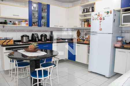 Casa à venda com 140m², 3 quartos e 2 vagas Casa à venda com 140m², 3 quartos e 2 vagasCozinha